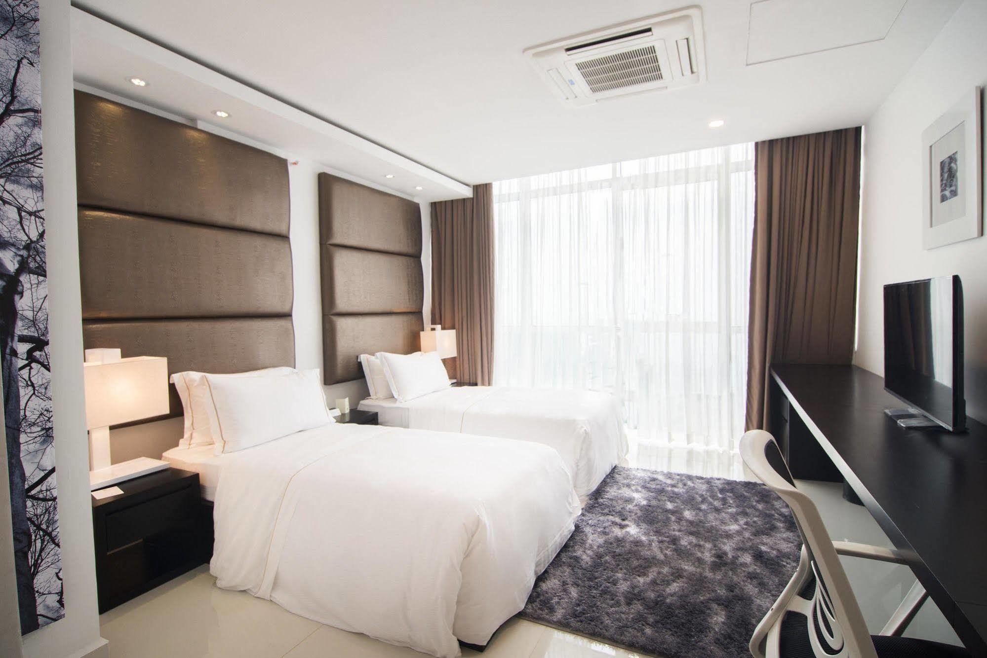 Platinum One Suites Colombo Exterior foto