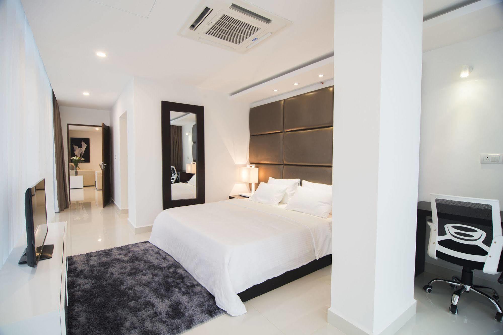 Platinum One Suites Colombo Exterior foto